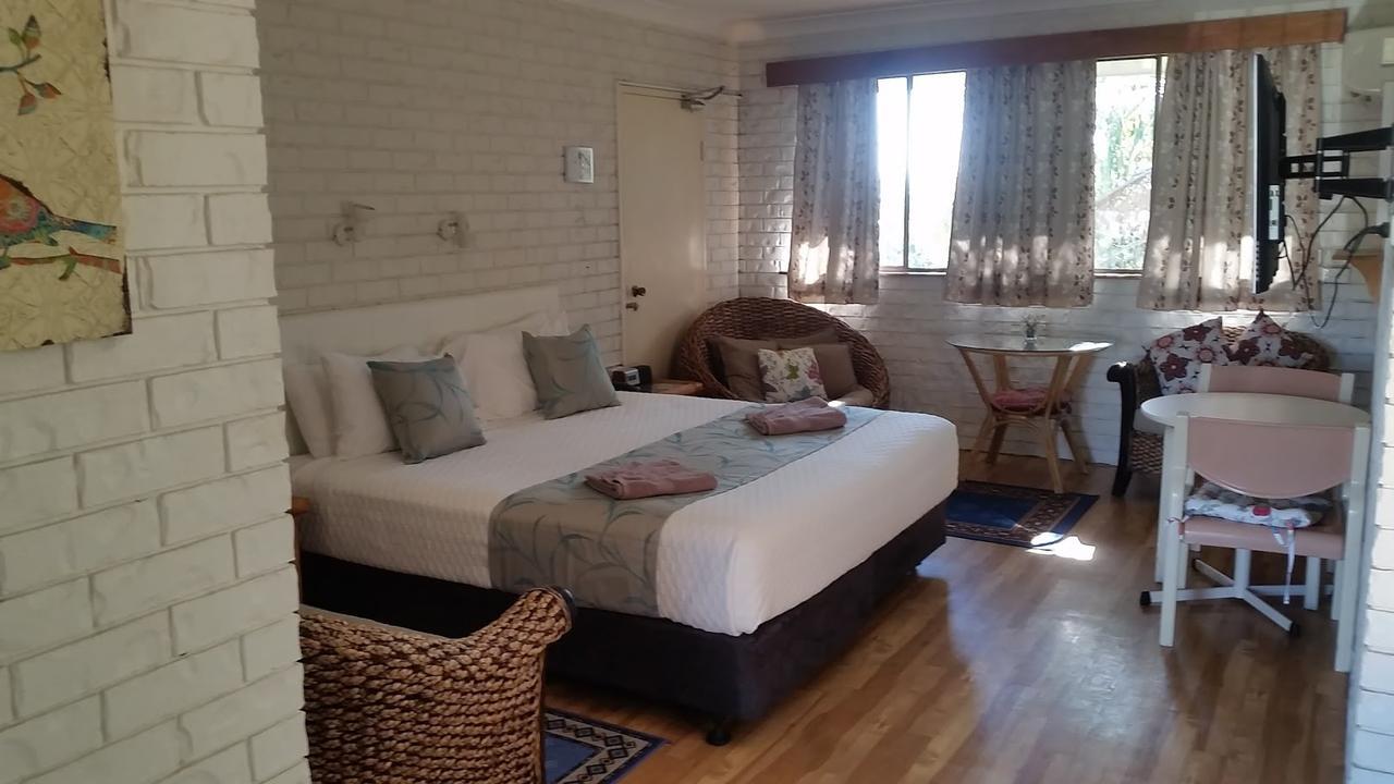 Holland Park Motel Μπρίσμπεϊν Εξωτερικό φωτογραφία