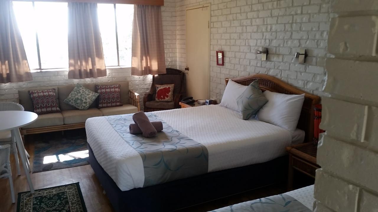 Holland Park Motel Μπρίσμπεϊν Εξωτερικό φωτογραφία
