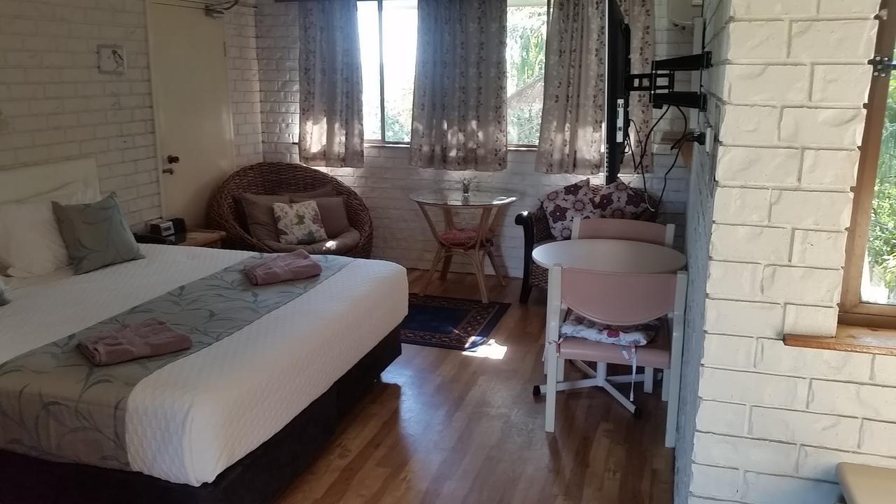 Holland Park Motel Μπρίσμπεϊν Εξωτερικό φωτογραφία