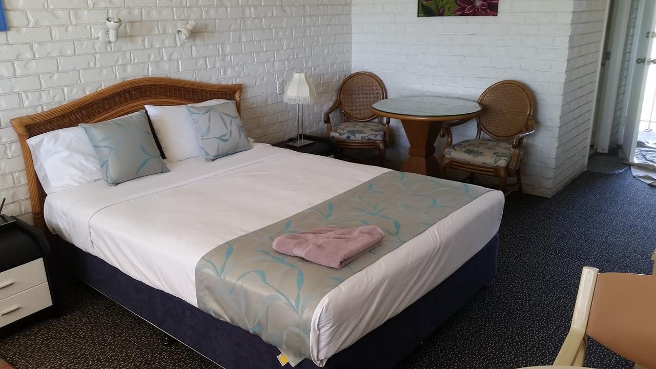Holland Park Motel Μπρίσμπεϊν Εξωτερικό φωτογραφία