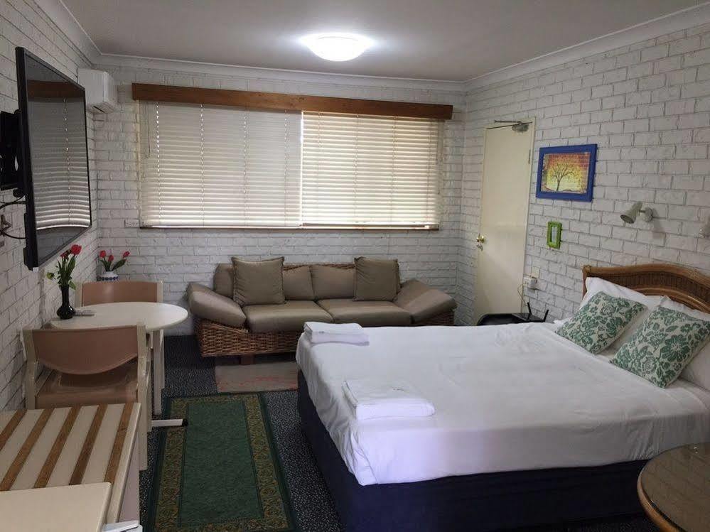 Holland Park Motel Μπρίσμπεϊν Εξωτερικό φωτογραφία