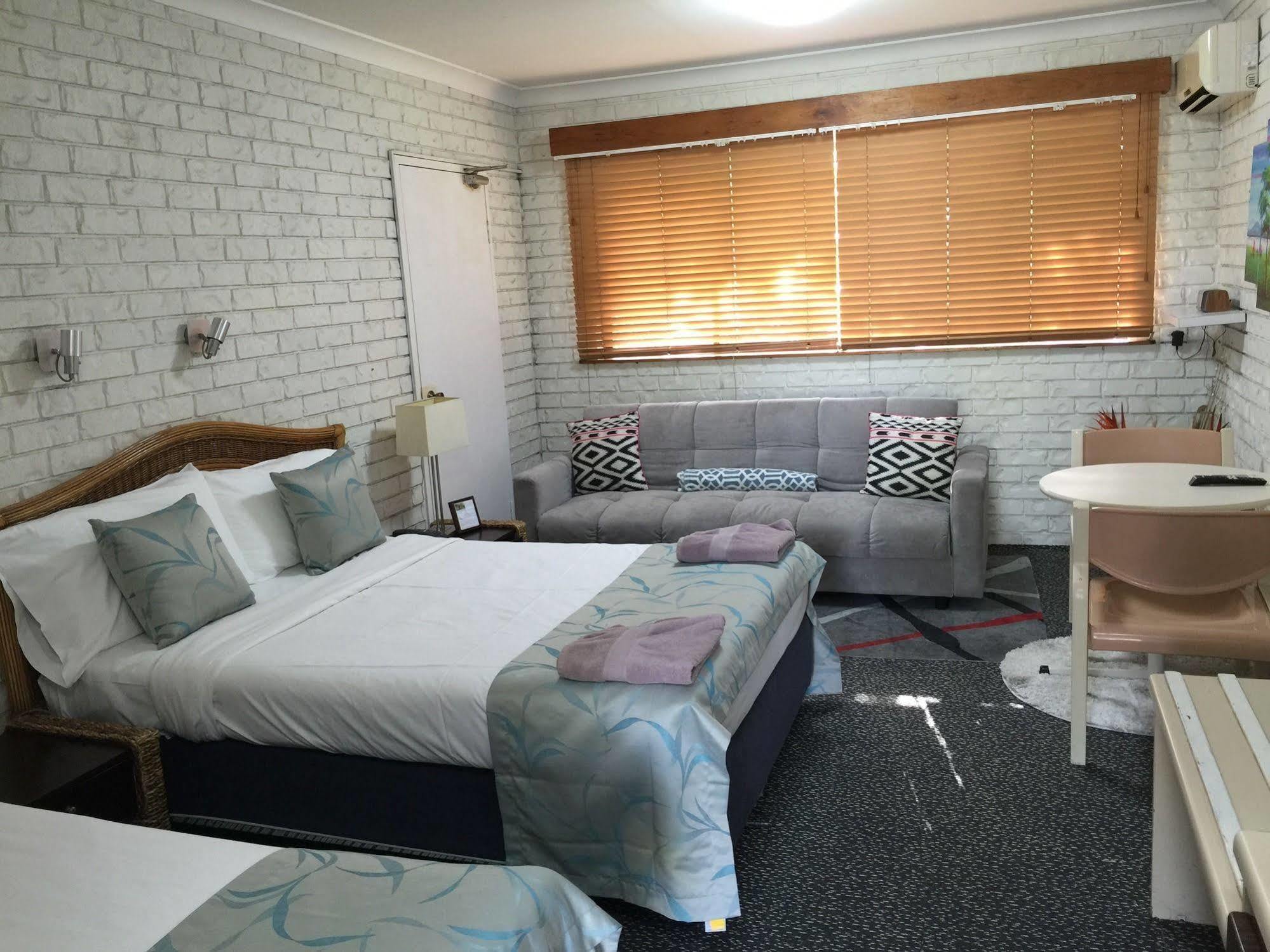 Holland Park Motel Μπρίσμπεϊν Εξωτερικό φωτογραφία